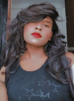 Aditi Chaudhary - Transsexual escort in New Delhi Photo 3 of 5