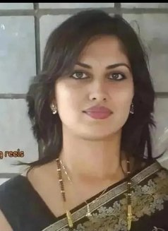 Aditi - escort in Chennai Photo 1 of 4