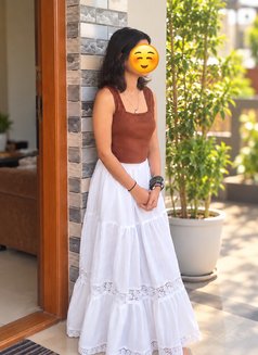 Aditi - puta in Bangalore Photo 6 of 7