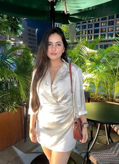 Aditi - escort in Maldives Photo 3 of 4