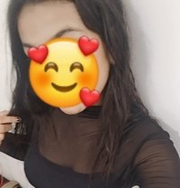 Aditi, young west Delhi girl - escort in New Delhi