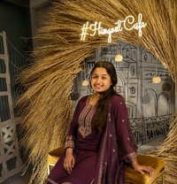 Aditi Mondal 85350,26749 - puta in Dehradun, Uttarakhand