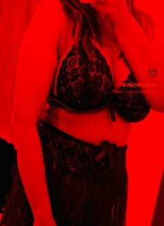 ꧁꧂ ADITI SHARMA ꧁꧂ A & O Level GFE ꧁꧂ - puta in New Delhi Photo 5 of 11