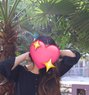 Aditi Sharma - puta in Dubai Photo 6 of 6