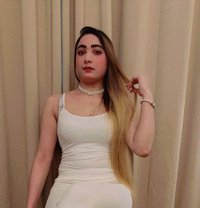 Aditi Sharma - puta in Dubai