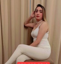 Aditi Sharma - puta in Dubai
