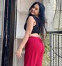 Aditi Sharma - puta in Sharjah Photo 1 of 4