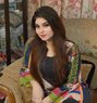 Aditi Singh - puta in Sharjah Photo 1 of 3