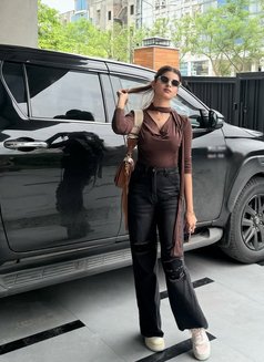 Aditi Singh - puta in Sharjah Photo 6 of 6