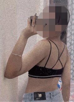 Aditi Thakur 21(independent ) - escort in Mumbai Photo 8 of 10