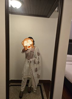 Aditi true gf anal queen - puta in New Delhi Photo 6 of 8