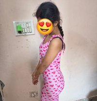 Aditi, West Delhi Single Hot Girl - puta in New Delhi Photo 2 of 6