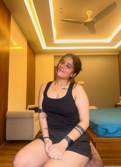 Sanjana patel - puta in Hyderabad Photo 2 of 4