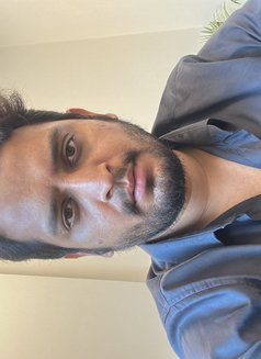 Aditya - Acompañantes masculino in Dubai Photo 5 of 5