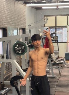 Aditya - Male escort in Mumbai Photo 3 of 5