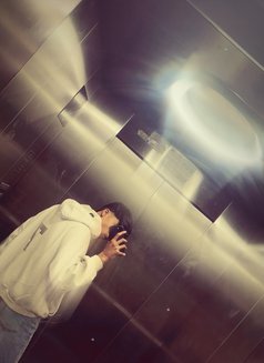 Aditya - Male escort in Mumbai Photo 4 of 5