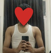 Aditya Singh Tg/@AdiSingh_231 - Acompañantes masculino in New Delhi