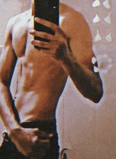 Adityaa Sharma - Intérprete masculino de adultos in Ahmedabad Photo 4 of 5