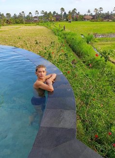 Adlann99 - Acompañantes masculino in Bali Photo 3 of 7