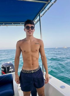 Adnan Heat - Male escort in Riyadh Photo 4 of 6