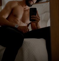 Ado01 - Acompañantes masculino in Beirut