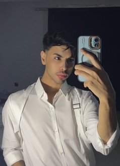 Adool - Male escort in Riyadh Photo 9 of 11