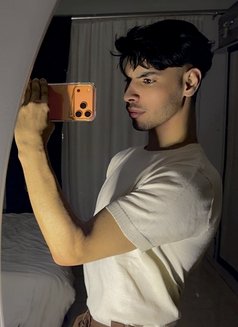 Adool - Acompañantes masculino in Riyadh Photo 10 of 12