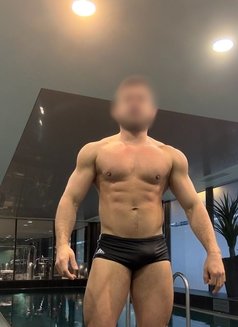Adrian - Acompañantes masculino in London Photo 1 of 7