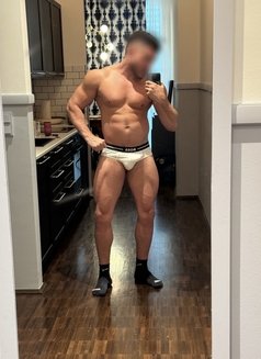Adrian - Acompañantes masculino in London Photo 2 of 7
