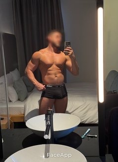 Adrian - Acompañantes masculino in London Photo 6 of 7