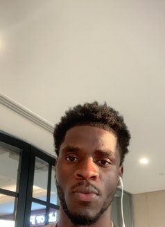 Adrian - Male escort in Dubai Photo 7 of 10