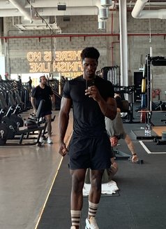 Adrian - Male escort in Dubai Photo 9 of 10