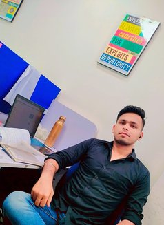 Adrian - Male escort in New Delhi Photo 4 of 5