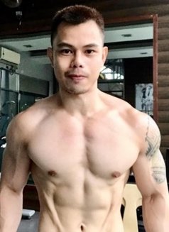 AdrianMuscular /Camshowmeetup - Male escort in Tokyo Photo 1 of 5