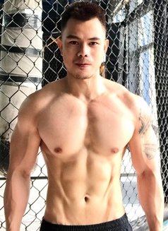 AdrianMuscular /Camshowmeetup - Male escort in Tokyo Photo 2 of 5