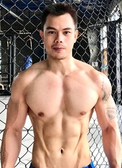 AdrianMuscular /Camshowmeetup - Male escort in Manila Photo 3 of 5