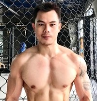 AdrianMuscular /Camshowmeetup - Male escort in Tokyo