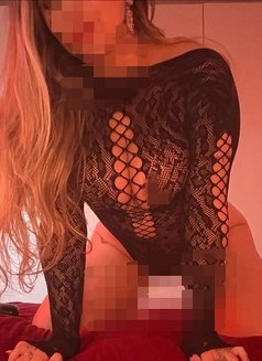 Adriana - Transsexual escort in Dubai Photo 1 of 3