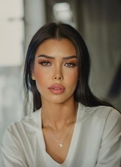 Adriana VIP model - escort in Dubai Photo 6 of 17