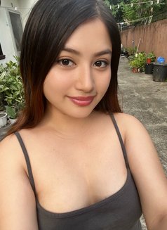 Adriana - escort in Manila Photo 4 of 4