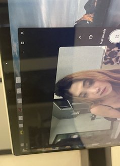 Adriana - Masajista in Manila Photo 2 of 3