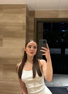 Adriana - escort in Tokyo Photo 7 of 10