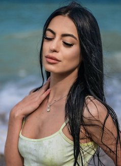 Adriana - puta in Pattaya Photo 2 of 7