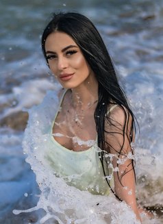 Adriana - puta in Pattaya Photo 3 of 7