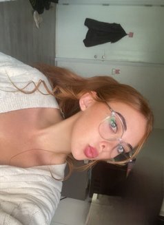 Adriana - escort in Dubai Photo 4 of 9