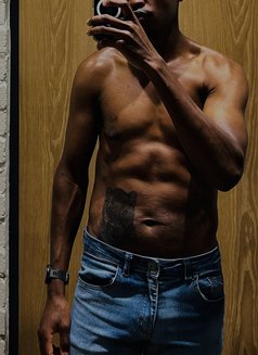 AdrianBottom - Acompañantes masculino in Cape Town Photo 3 of 7