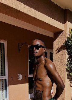 AdrianBottom - Acompañantes masculino in Cape Town Photo 6 of 7