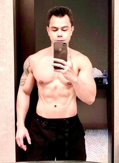 AdrianMuscular /17.5cm - Male escort in Hong Kong Photo 5 of 7