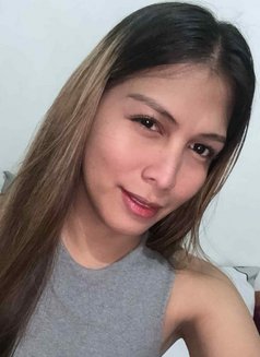 Adrianna - Transsexual escort in Manila Photo 4 of 5