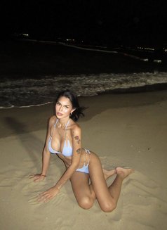Adrianna Lopez - escort in Manila Photo 8 of 11
